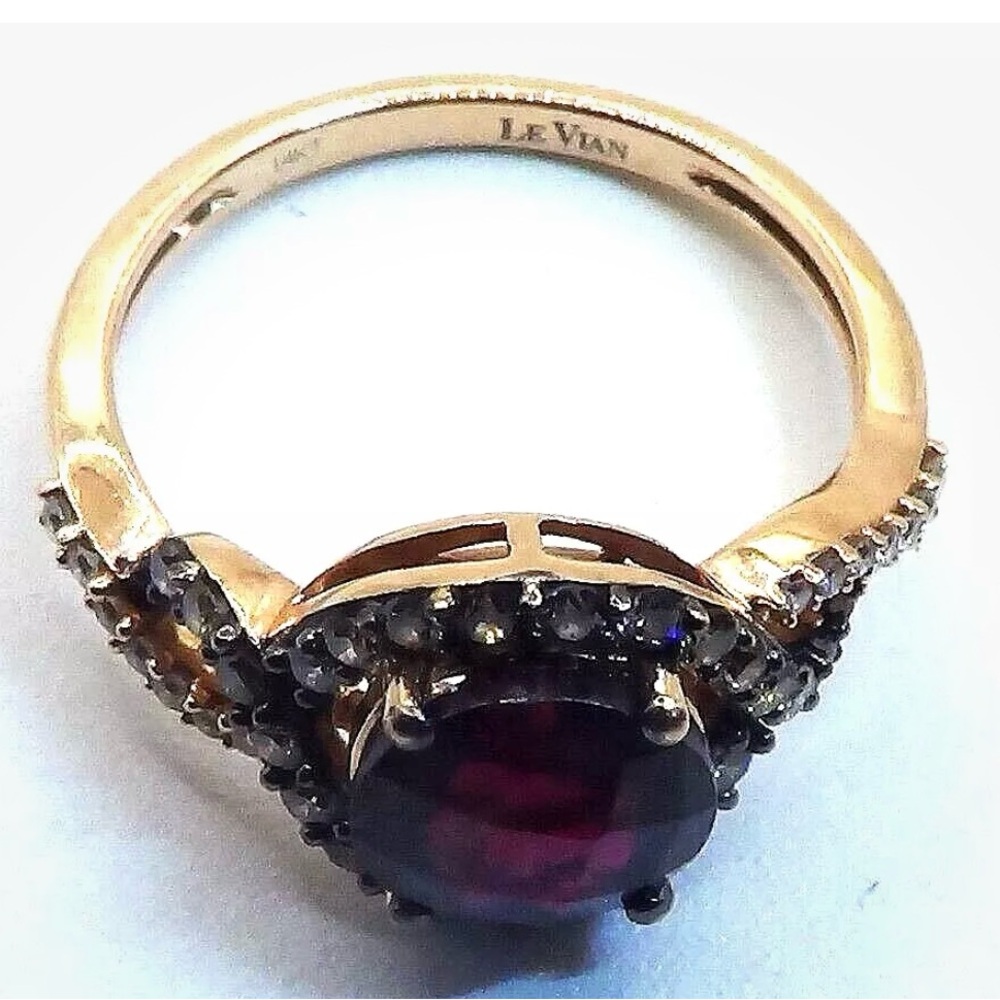 Elegant Garnet and Diamond Ring - Picture 4 of 4
